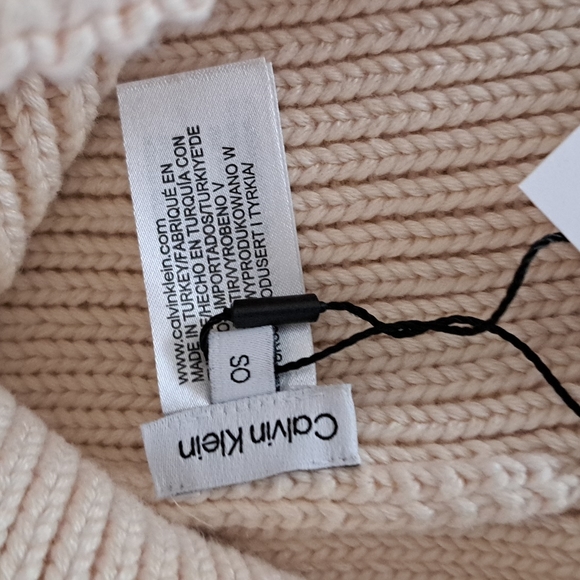 Calvin Klein Beige Beanie size OS - Picture 3 of 3